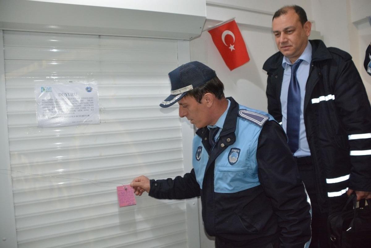 Rahatsızlık verecek şekilde broş&uuml;r dağıtan 2 iş yeri kapatıldı