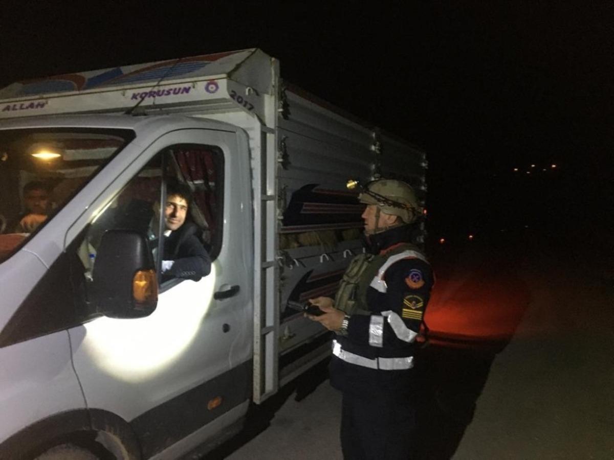 Siirt&rsquo;te ağır y&uuml;k taşıyan 445 ara&ccedil; denetlendi