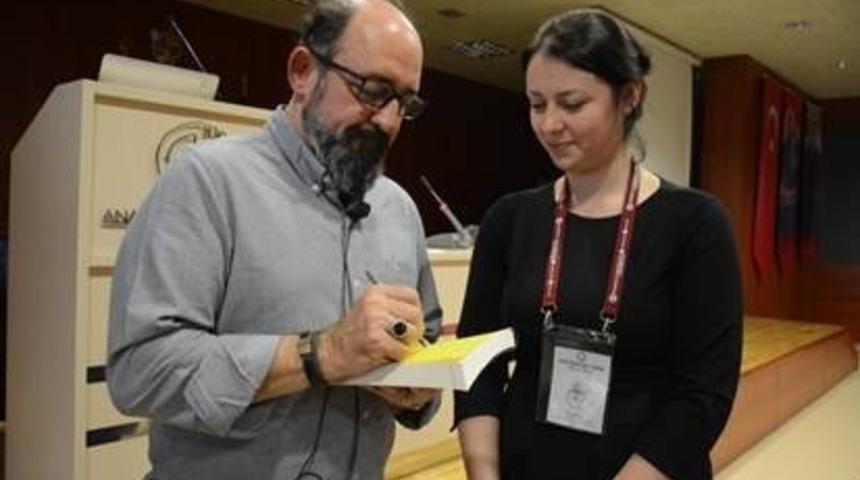 Prof. Dr. Sinan Canan&rsquo;dan &ldquo;Değişen Be(y)nim&rdquo; semineri