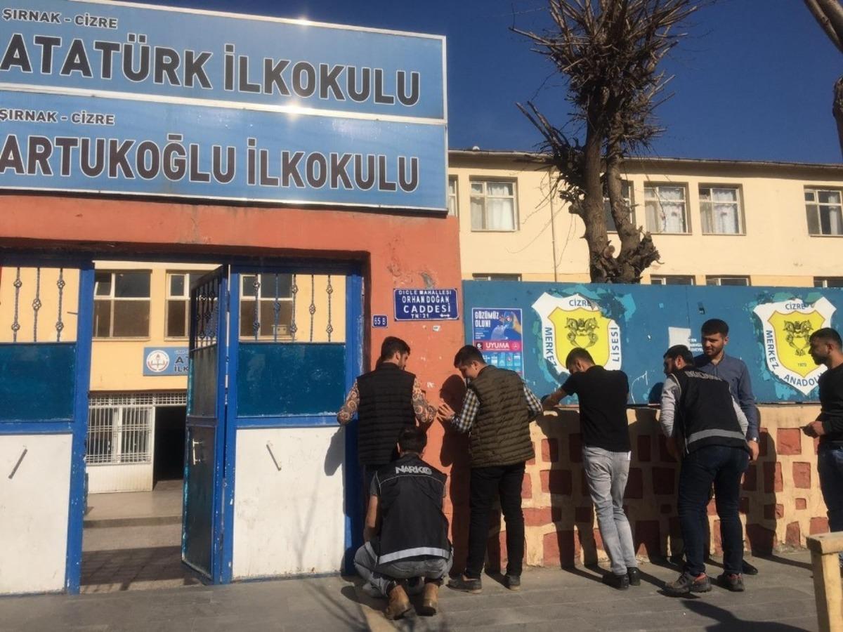 Cizre&rsquo;de okul &ouml;nlerinde uyuşturucu denetimi