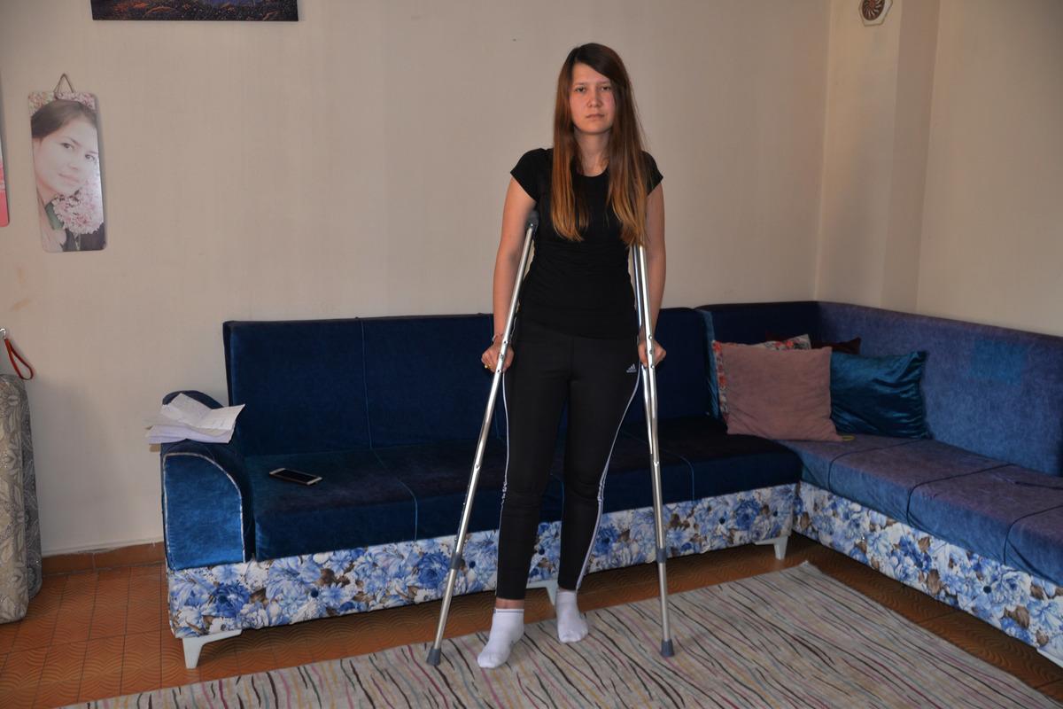 T&uuml;fekle vurduğu eski eşini mahkemede de tehdit etti