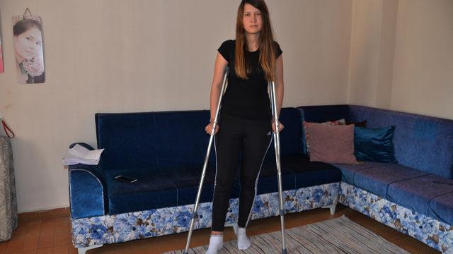 Tüfekle vurduğu eski eşini mahkemede de tehdit etti