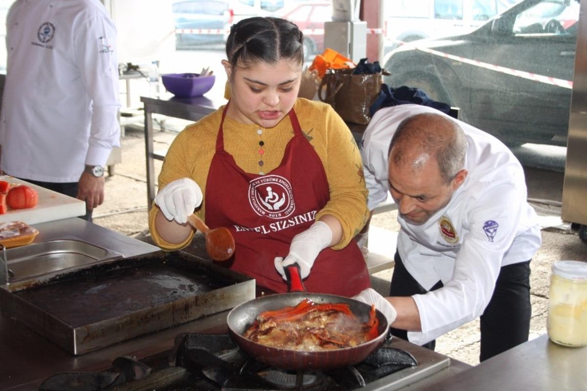 Manavgat&rsquo;ın &ouml;zel &ccedil;ocukları Gastro Manavgat&rsquo;ta yarıştı
