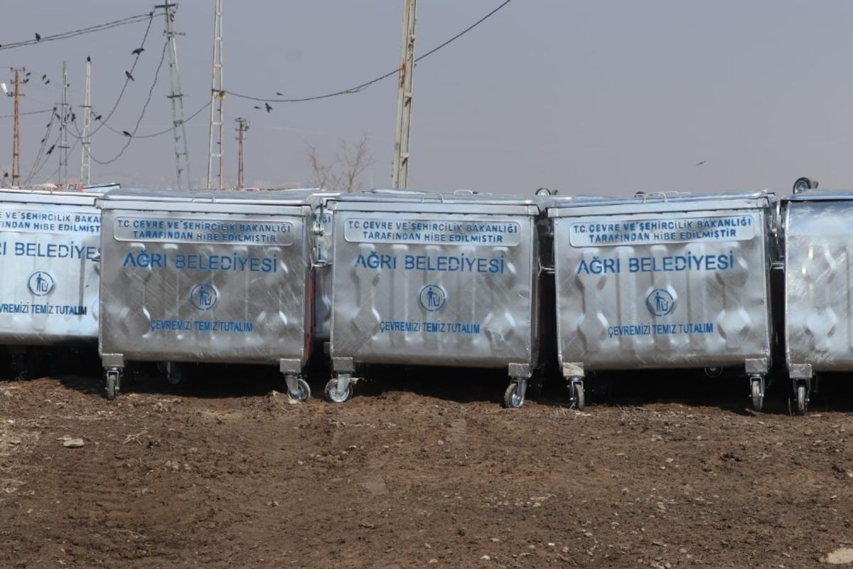 Ağrı Belediyesi 693 adet &ccedil;&ouml;p konteyneri aldı