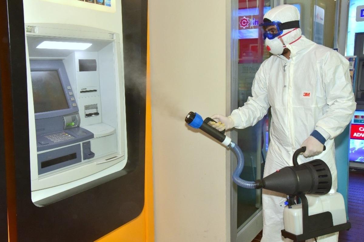 İBB, korona vir&uuml;s&uuml; tehdidine karşı hijyen &ccedil;alışmalarını hızlandırdı