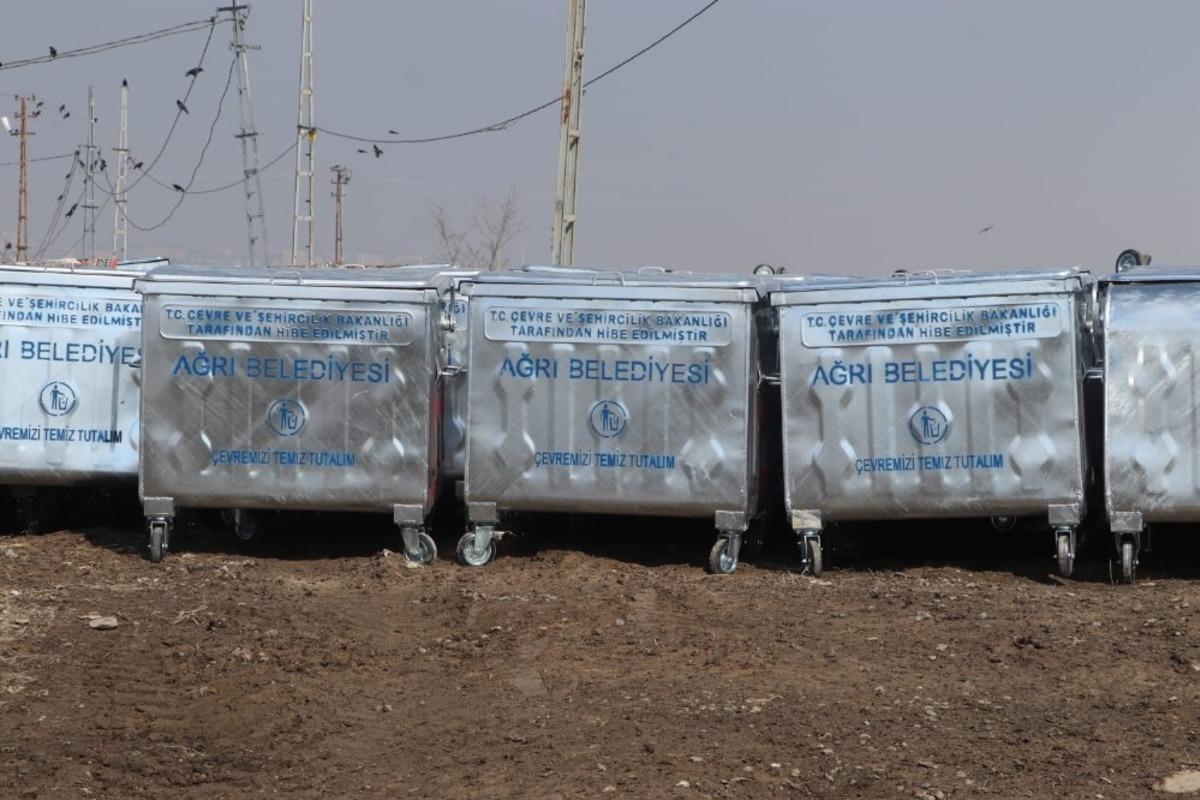 Ağrı Belediyesi 693 adet &ccedil;&ouml;p konteyneri aldı