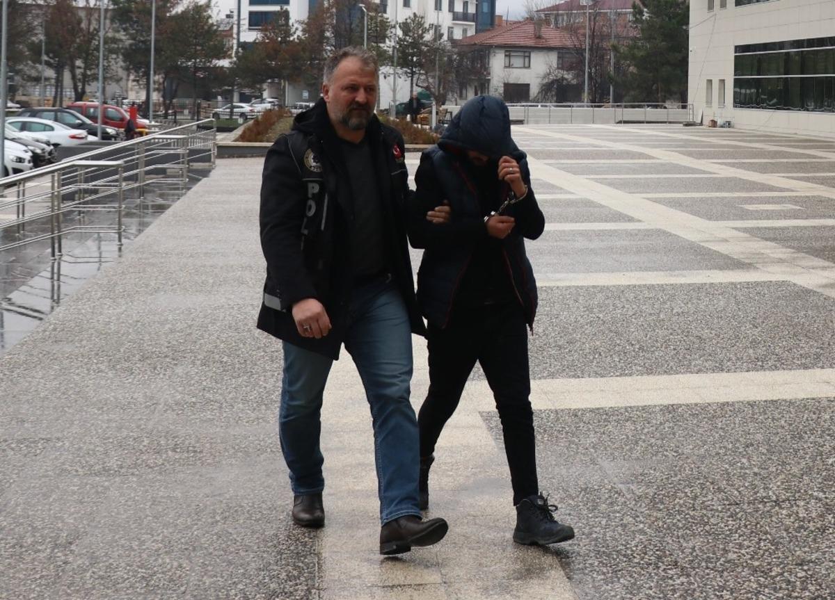 İ&ccedil; &ccedil;amaşırında eroinle yakalanan şahıstan ilgin&ccedil; savunma