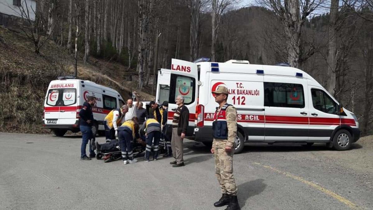 Şehitlikte bayrak asarken korkun&ccedil; olay: 1 zabıta &ouml;ld&uuml;, 1 zabıta yaralı