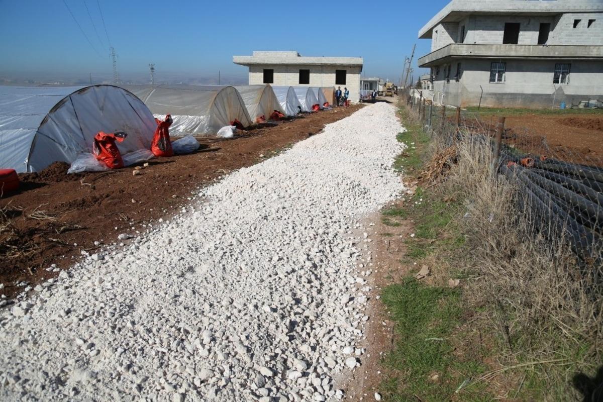 Havalar ısınınca yol yapım &ccedil;alışmaları hız kazandı