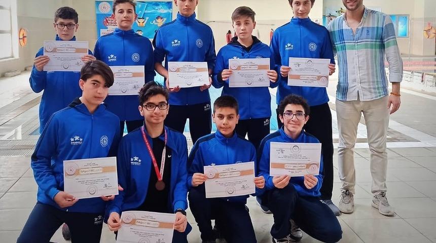 Analigde, y&uuml;zme takımı yarı finale &ccedil;ıktı