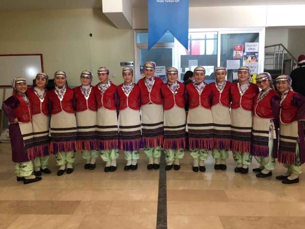 İlkadım Belediyesi Halk Oyunları Topluluğu&rsquo;ndan iki birincilik