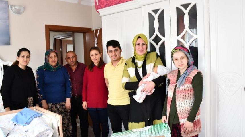 Yeni doğan ziyaretleri devam ediyor