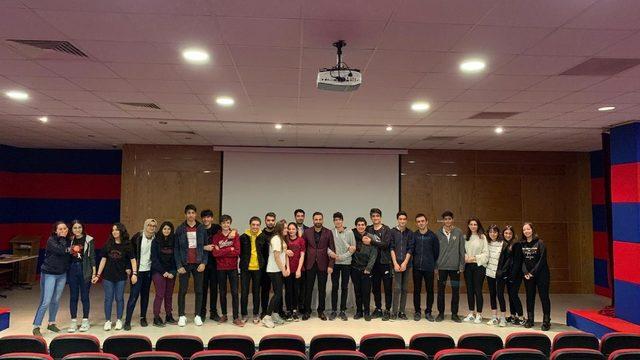 Nasıranlı’dan gençlere ‘kariyer ve meslek seçme’ semineri