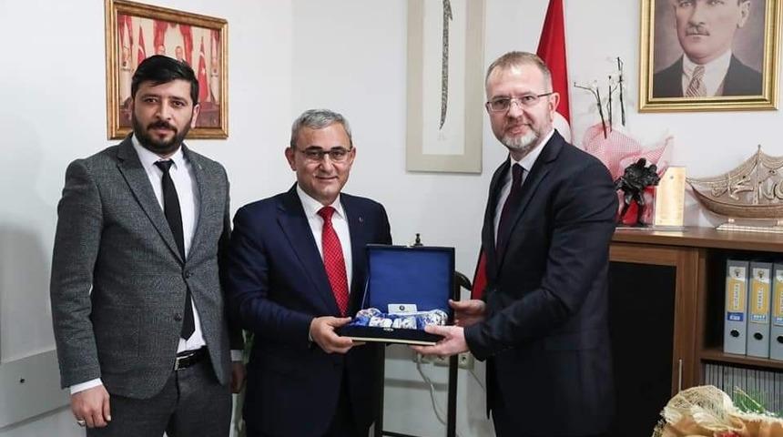 Belediye Başkanı Alim Işık ve MHP teşkilatından İl Başkanı Ceyhun&rsquo;a hayırlı olsun ziyareti