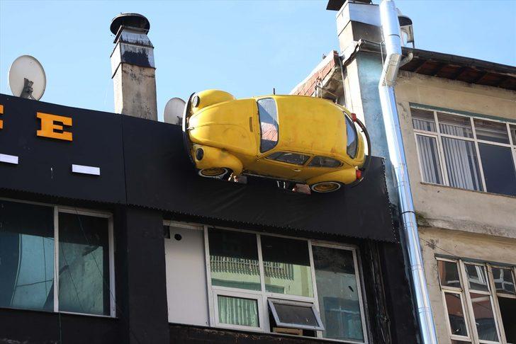 Binanın çatısındaki vosvosu gören hayrete düştü G1