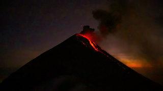 Yanardağ patlamasının eşsiz anları saniye saniye görüntülendi