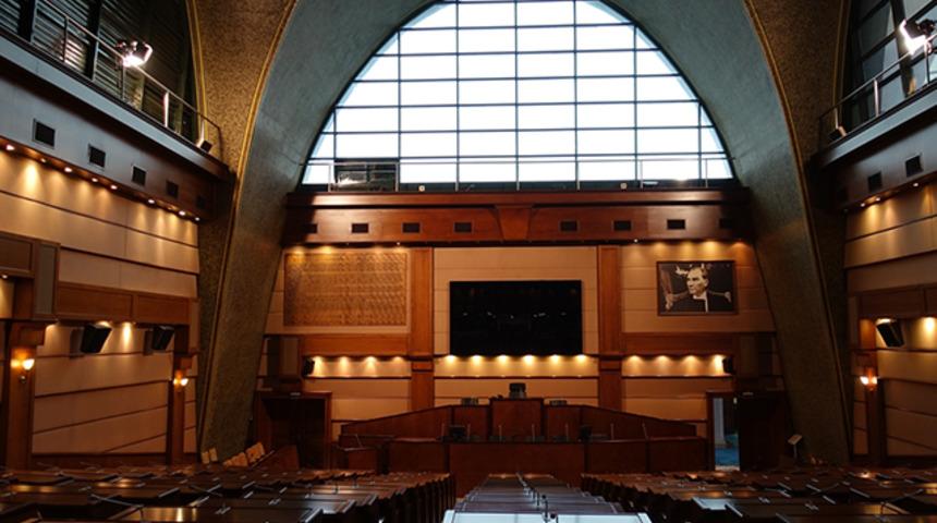 İBB Meclisi'nde 'Halaskar Gazi Hitabesi' tartışması