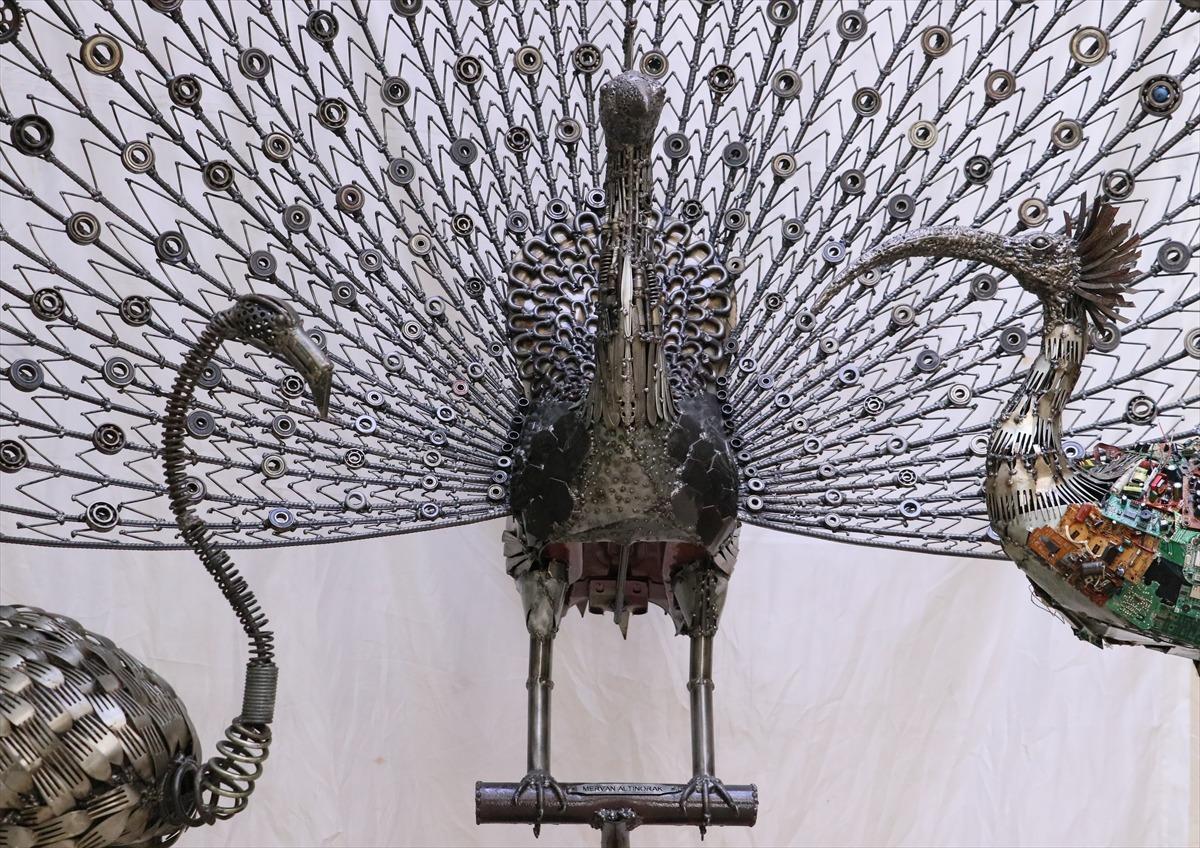 Hepsini atıklardan yaptı! G&ouml;ren hayran kalıyor