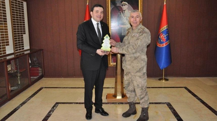 GAGiAD Y&ouml;netim kurulu &uuml;yeleri Jandarma Alay komutanlığını ziyaret etti