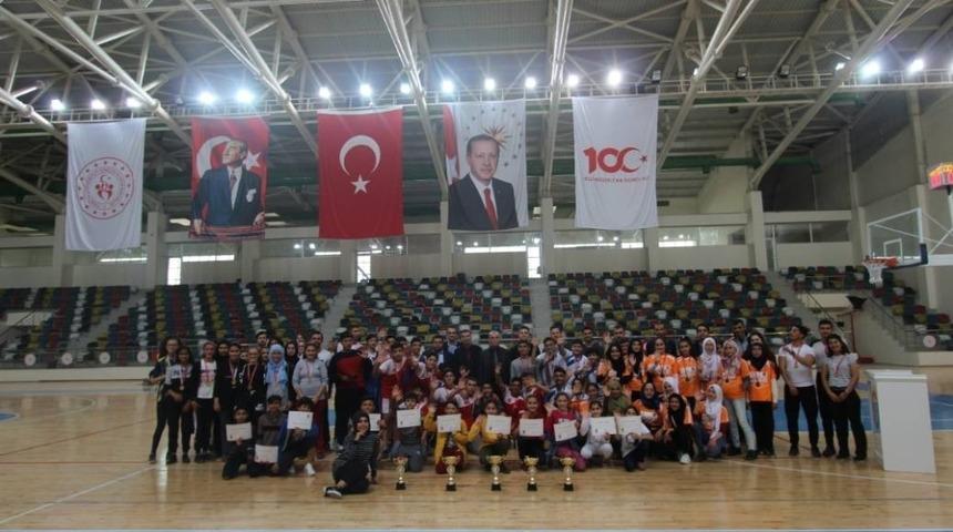 Okullararası basketbol turnuvası sona erdi