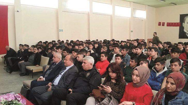 Yeşilay’dan bağımlılık konulu seminer G3