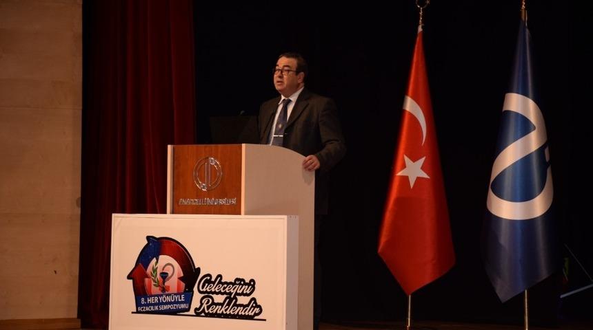 Her Y&ouml;n&uuml;yle Eczacılık Sempozyumu&rsquo;nun 8.&rsquo;sini d&uuml;zenledi
