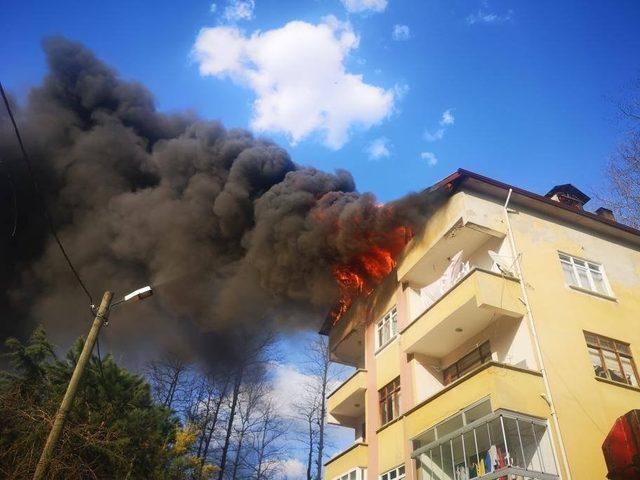 Giresun’da çatıda çıkan yangın korkuttu