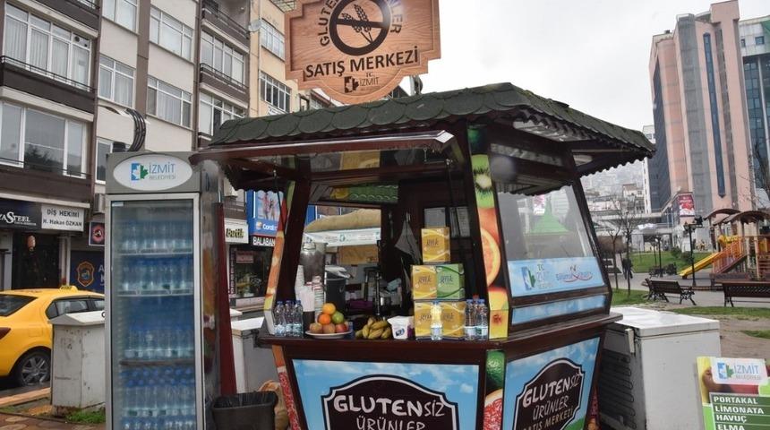 Çölyaklılardan Başkan Hürriyet’e glütensiz ekmek teşekkürü