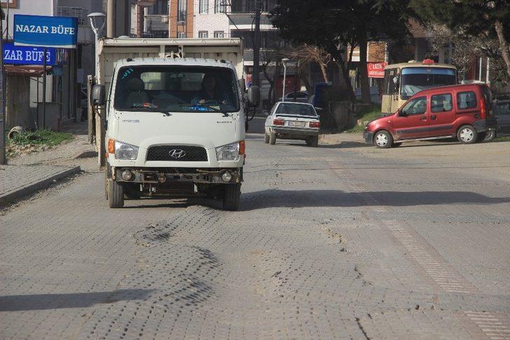 Tamir edilen yollar çöktü, sürücüler zor anlar yaşıyor G3