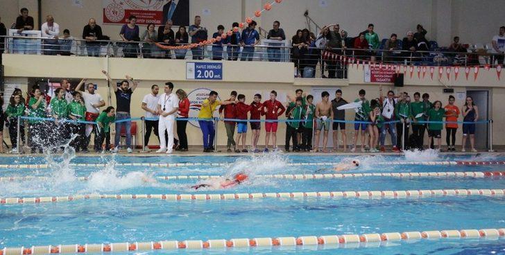 Yıldız kulaçlar Manisa’da kıyasıya yarıştı G5