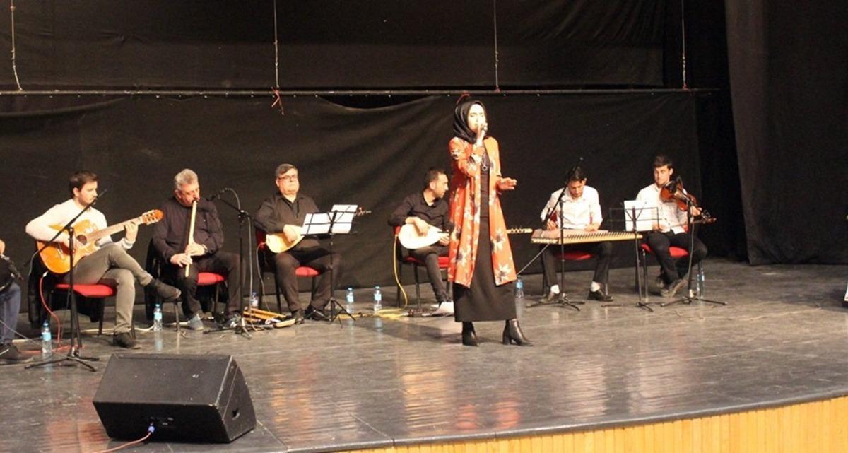 Karaman&rsquo;da gen&ccedil;lik merkezleri arası &lsquo;T&uuml;rk m&uuml;ziği yarışması ve bilgi yarışması&rsquo; yapıldı