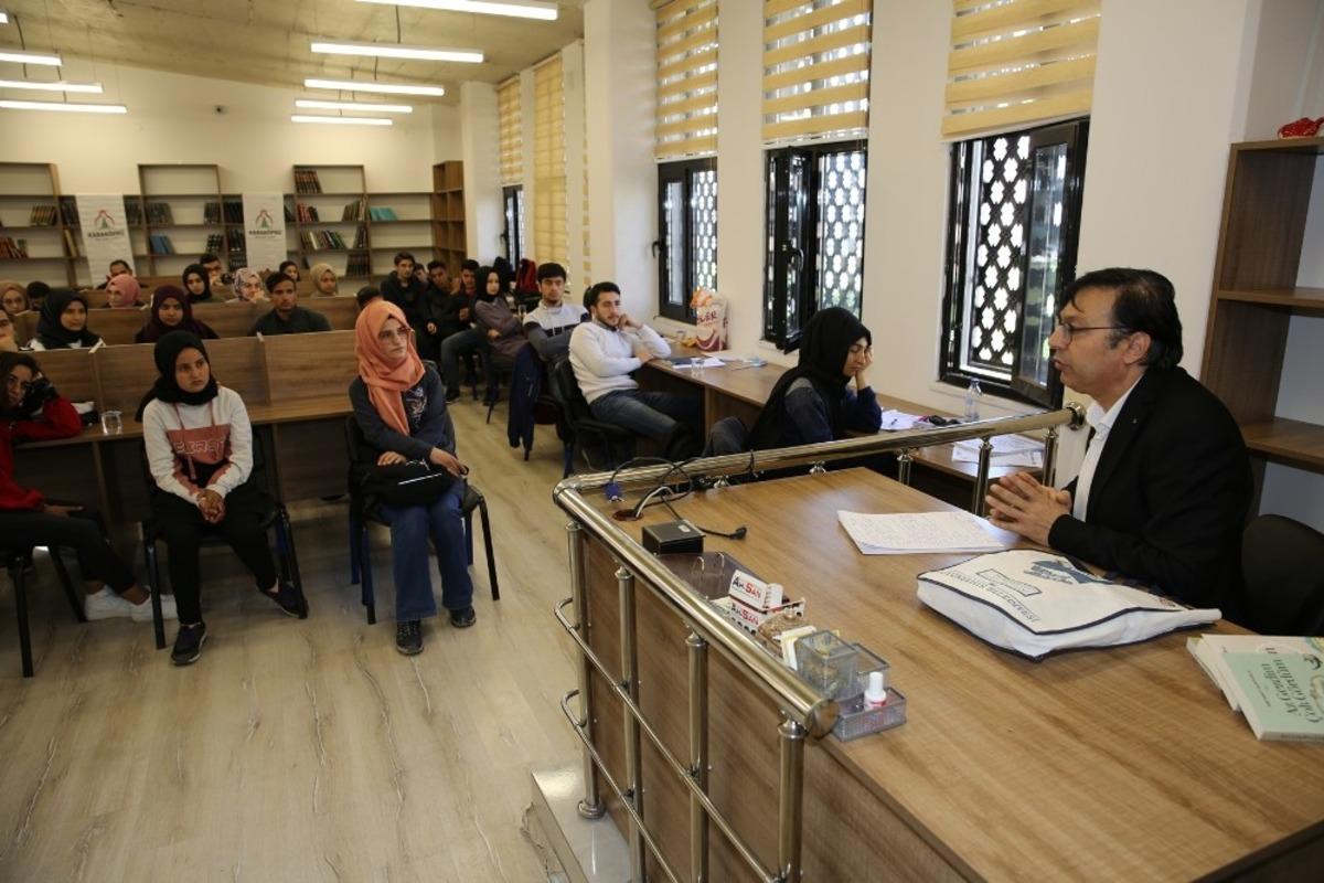 Yazar Kurtoğlu Karak&ouml;pr&uuml;l&uuml;lerle buluştu