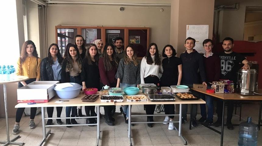 Bir engelliyi sevindirmek i&ccedil;in bir araya geldiler