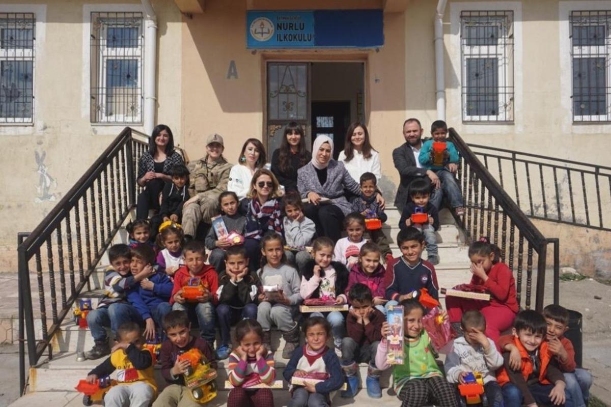 Ar-Ge birimi g&ouml;revlileri k&ouml;y okullarını ziyaret etti