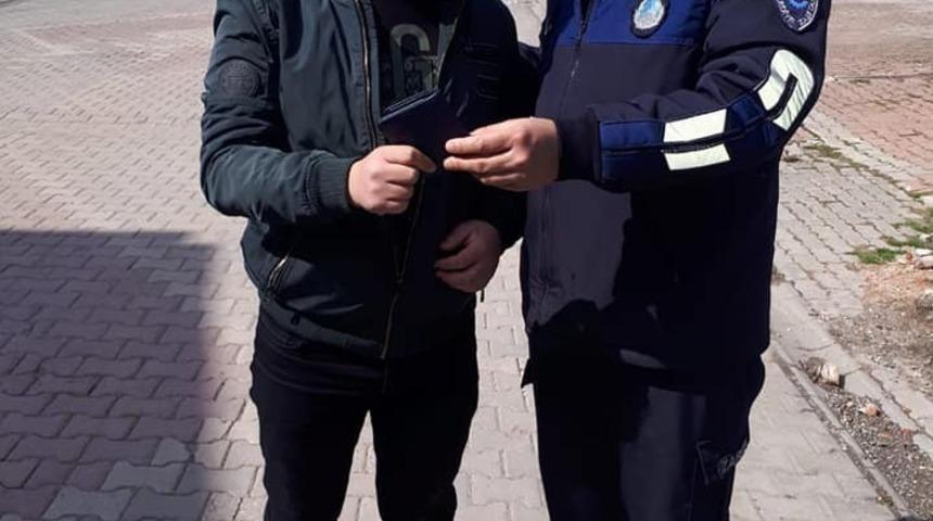 Zabıtadan &ouml;rnek davranış