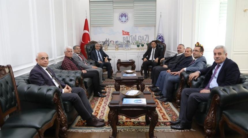 Battalgazi&rsquo;de depremin izleri siliniyor