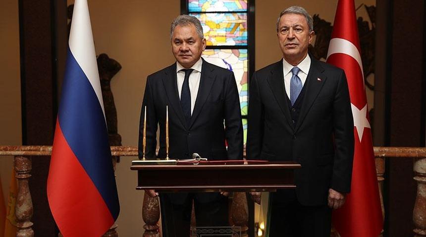 Milli Savunma Bakanı Akar ile Rus mevkidaşı Şoygu'dan İdlib g&ouml;r&uuml;şmesi