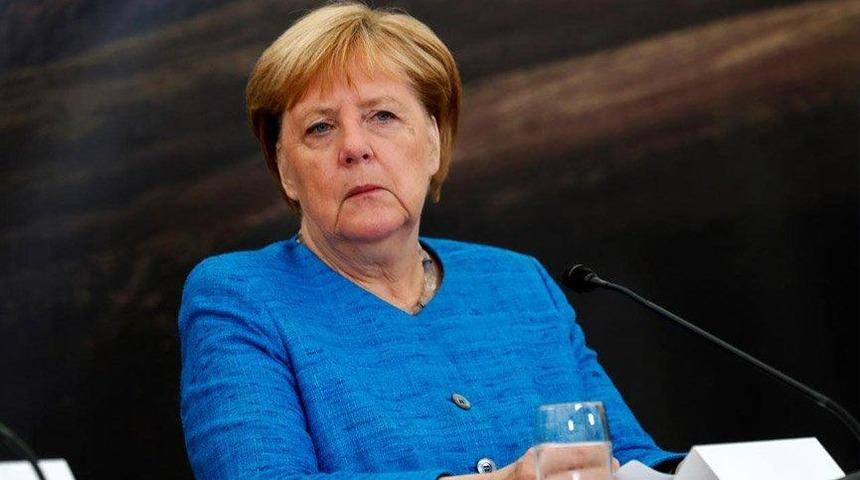 Merkel'den korkutan koronavir&uuml;s a&ccedil;ıklaması: N&uuml;fusun y&uuml;zde 60 ila 70'ine bulaşabilir
