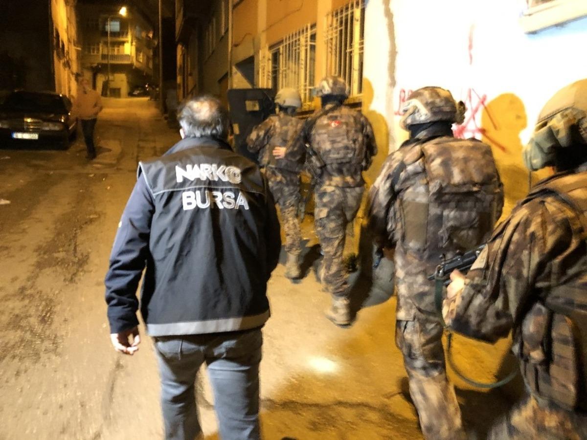 Bursa&rsquo;da eş zamanlı dev uyuşturucu operasyonu!