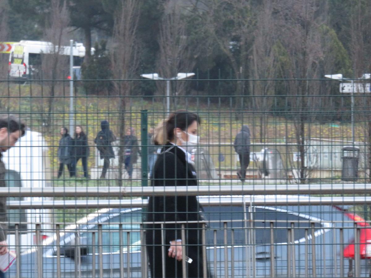 Bakan Koca'nın a&ccedil;ıklamasının ardından İstanbullular koronavir&uuml;se karşı &ouml;nlemlerini aldı