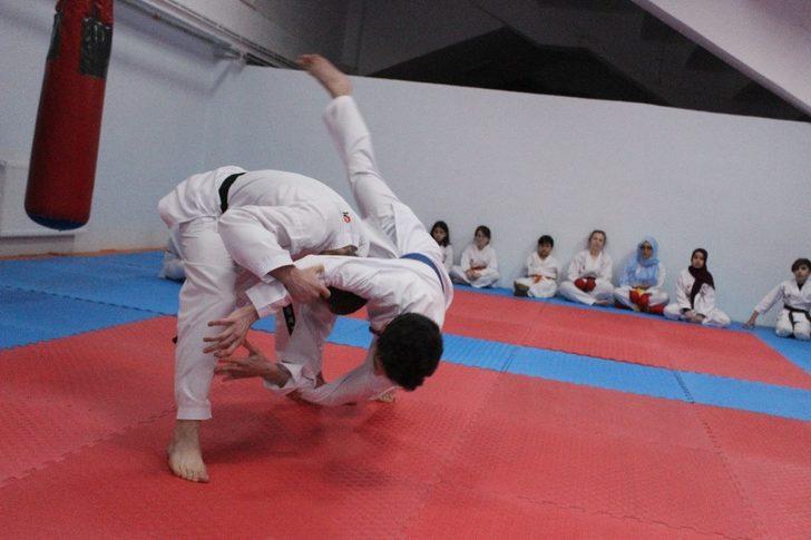 Karateci Elif’ten Emniyet Müdürüne Tekme G3