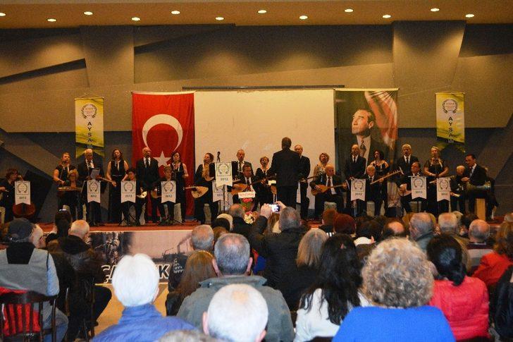 Türkülerle karış karış Anadolu’yu gezdirdiler G1