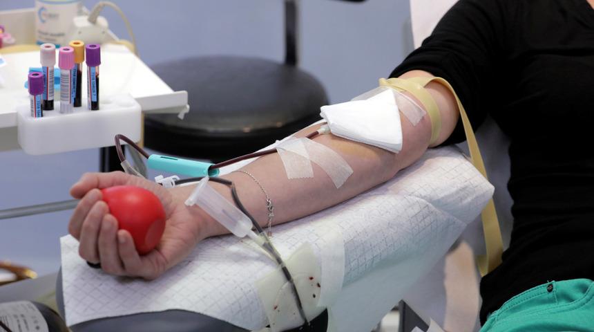 Koronavirüs sigara içenleri daha çok etkiliyor!