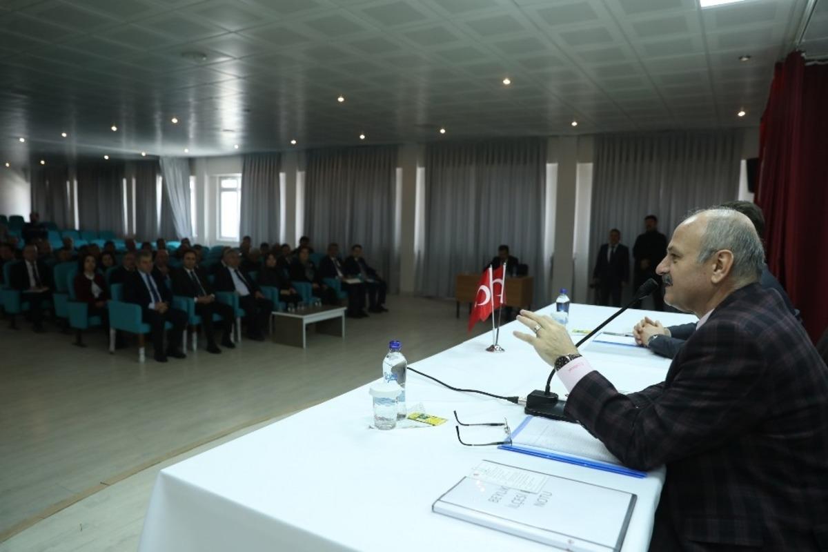 Vali &Ccedil;akacak, Beylikova muhtarlarıyla bir araya geldi