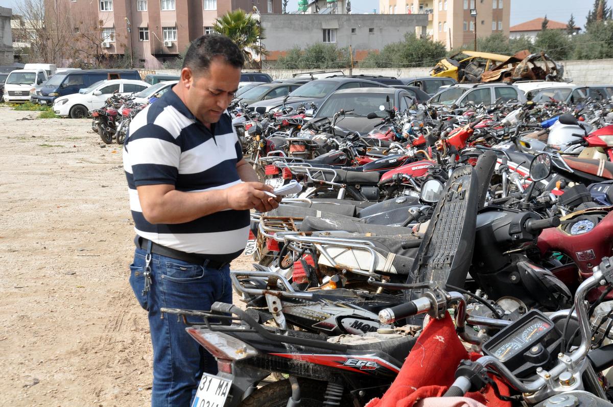 8 milyon liralık servet, yediemin otoparkında &ccedil;&uuml;r&uuml;yor