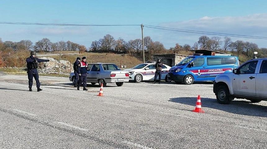 Jandarmadan aranan 22 kişiye operasyon