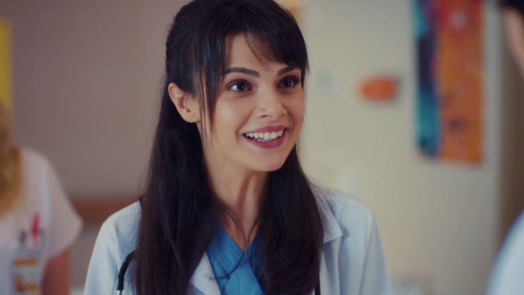 Mucize Doktor'un Nazlı'sı Sinem &Uuml;nsal'ın sevgilisi de oyuncu &ccedil;ıktı