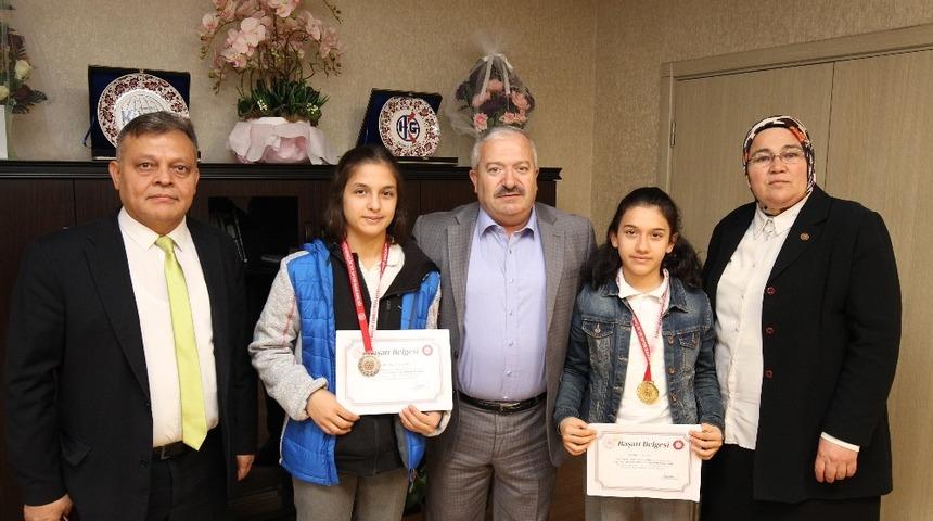 Şampiyonlardan Gebze Belediyesine teşekk&uuml;r ziyareti