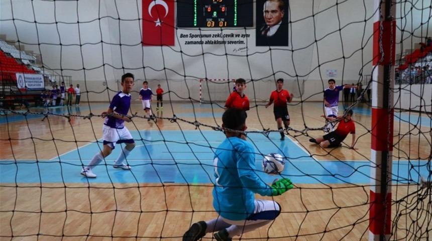 Futsal Yıldız Erkekler müsabakaları başladı