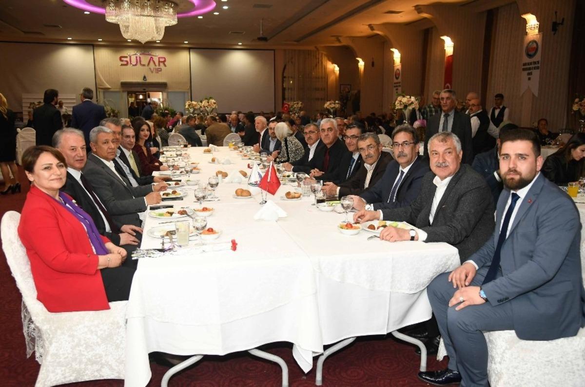 Karalar: "Balkan T&uuml;rkleri &ouml;z evlatlarımız, kardeşlerimizdir"